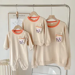 Roupas combinando para a família Família Po Outfit Pai-Filho Combinando Moletons Moda Mãe Filha Roupas Pai e Filho Igual Manga Longa Top Roupas 231123