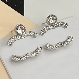 Vari orecchini di moda orecchini di design lettere gioielli donne rame placcato oro perla di cristallo regali di nozze di San Valentino