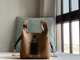 Assume un nuovo look per la Primavera-Estate 2024. Nuovo stile elegante e caratteristiche pratiche, borsa ideale per tutti i giorni