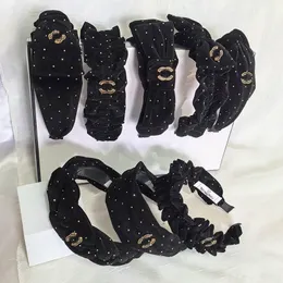Роскошные дизайнерские повязки повязки женщины черный цвет бренд писем французский лук бриллиант волосы мода женская осенняя спортивная спортивная обруча винтажные аксессуары головы любовь подарки