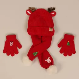 Sciarpe Avvolge Cappello per bambini Sciarpa e guanti 3 pezzi Sciarpa di velluto Simpatico corno di lana per bambini Set natalizio Completo 1-7 anni echarpe de luxe femme 231123