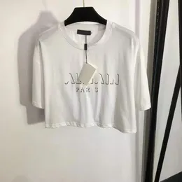 23 designers camisetas femininas tees vestuário novo botão de ombro quente letra de ouro quente impressão manga curta uma camiseta de colheita branca tampo tampo de top