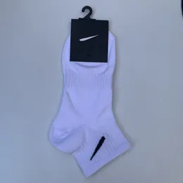 Designer-Socken für Herrensocken Damen Hochwertige Baumwolle All-Match-Klassiker Brief Atmungsaktive schwarze Fußball-Basketball-Sportsocke Großhandel weiße Socken