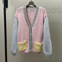 Suéteres femininos designer meninas 2023 início da primavera nova camisa de malha artesanal contraste com decote em v cardigan roupas 6xxh