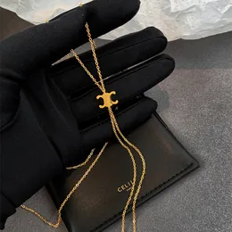 Designer kedjor halsband hängen med logotyp titan stål lång justerbar längd guld tofs halsband kvinnor design premium lyx tröja kostym halsband