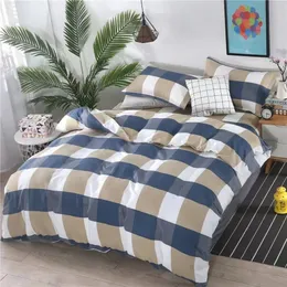 Set di biancheria da letto Set di biancheria da letto Set europeo semplice per famiglie numerose Copripiumino grande Copripiumino confortevole per la casa Copricuscino Lenzuolo 231122