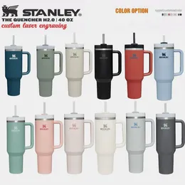 1pc stanley quencher H2.0 40oz من الفولاذ المقاوم للصدأ الكوب من الكؤوس مع غطاء مقبض السيليكون وقشرة 2nd Car Mugs Vacuum Water Bottles GG06469