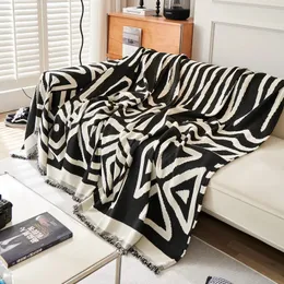 Stol täcker nordiskt chenille tyg soffa filt fyra säsonger universella soffor modern enkel tofs möbler skydd 231123
