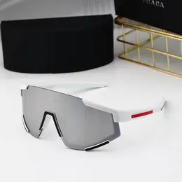 Fashion Sunglasses for Man Woman Unisex Designer Goggle Beach Sun Glasses Retro Small Frame Design UV400 Black and Box