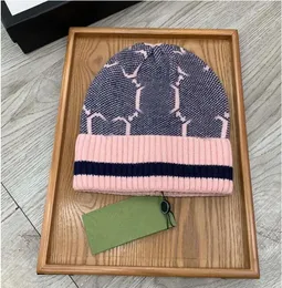 Cappello lavorato a maglia di lusso alla moda senza tesa da uomo e da donna cappello lavorato a maglia autunno cappello di lana lettera jacquard unisex cashmere lettera casual teschio cappello da esterno YYSS