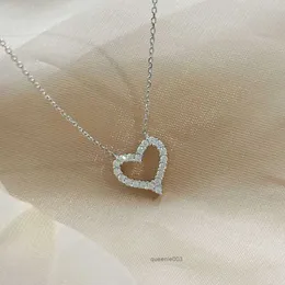 Tiffanylise S925 Sterling Silver Love Necklace for Women's High Grade Girl Heart 520 Gift Luxury Carbon Diamond Q61b
