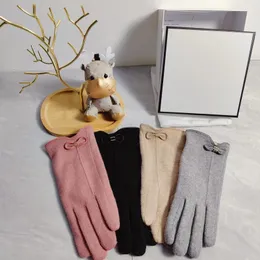 Дизайнерские женские кашемировые перчатки Модные зимние перчатки Высококачественные перчатки Классические женские мужские перчатки с пятью пальцами на открытом воздухе