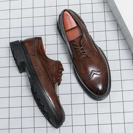 اللباس أحذية بنية مصنوعة يدويًا الرجال رجال أوكسفورد أحذية أسود جلدي مان رسمي Brogue Business Shoes Chaussure Homme 231122