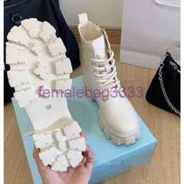 Top Sale OG High Top Fashion Leather Boots For Women Autumn and Winter Brand New Lace Up Side Zipper Martin Boot Woman's P Chunky Heel Warm Walking Shoes Designer Shoes