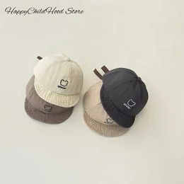 S hattar baseballkoreansk stil fast färg topp cap för småbarn pojke tjej vår sommar bomull spädbarn baby solskydd hatt p230424