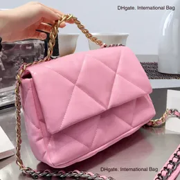 7A Top Luxury Women's Sheepskin Handbag Designer Single Shoulder Crossbody Bag -19 Bag with Gold Buckle Closure Diamond Pattern Thick Chain Design for Large Capacity