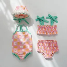 One Pieces Summer Born Baby Girls Split Baddräkter Floral Korean Style Beach Vacation Spädbarn Pleated badkläder Kidskläder 230422