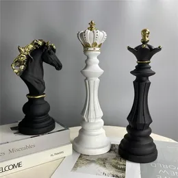 Pezzi degli scacchi in resina Giochi da tavolo Accessori Figurine di scacchi internazionali Decorazioni per la casa retrò Ornamenti semplici e moderni degli scacchi 220211283d