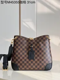 M45355 kvinnors crossbody väska avancerad anpassad kvalitet axelväska med justerbar avtagbar kapacitetsutrymme är mycket snygg och snygg