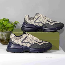 Mens dames klassieke ontwerper Casual schoenen vintage platform print multicolor letter trainer sneakers chaussures aardbei outdoor sport oude trainers