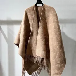 Damen Doppelseitige Schals Winter Vielseitig Designer F Karligraphy Muster Buchstabe Kaschmir Schal Poncho Nackenschutz Schals Warme Oberbekleidung