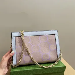 Bolsos con clip Bolso con cadena 2024 Crossbody Bolsos de marca de diseñador de lujo Bolsos de hombro a la moda Bolso con letras para mujer Monedero para teléfono Metálico