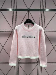 Mm Family Autunno-Inverno Nuovo Pullover Top Lavorato a Maglia con Strisce da Donna e Lettere Jacquard per Ridurre l'età Moda Versatile Stile Corto