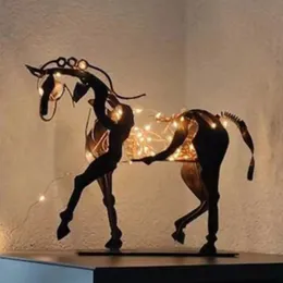 Oggetti decorativi Figurine Adonisma Scultura Cavallo Adonis Scavato Desktop Metallo Ornamenti animali e Arte del ferro 231124