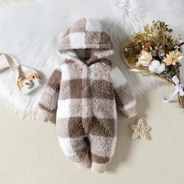 Clothing Sets Winter newborn baby snowcoat autumn children's wool plaid long sleeved jumpsuit baby warm hoodie 0-18 months 231124