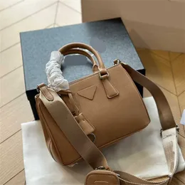 Tasarımcı Kadın Çanta Katil Üçgen Tote Pbag Lüks Çantalar Deri Crossbody Çanta Kadın Çantası 231219