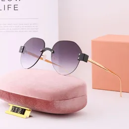 Miu Nuevas gafas de sol clásicas para mujer Gafas de sol de gama alta Tendencia de moda 012