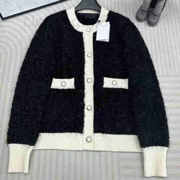 Jaquetas femininas designer 23 outono/inverno novo estilo francês contraste cor de malha cardigan vestindo casaco pequeno de alta qualidade para mulher kyjc