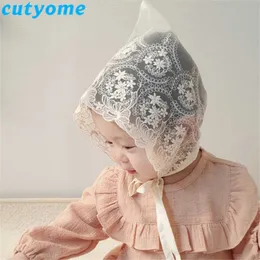 Hats Girls Lace Cap 2022 Autumn New Korean Nowonar Baby Photography Props Flower Bonnet Hat Kid Princess White Cotton Caps 0-18m P230424
