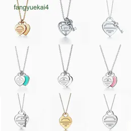 المجوهرات الرجعية الكلاسيكية T Home High Edition S925 Sterling Silver Double Heart Charm Glue Glue Glue Set Diamond Plated Love Necklace Girl Girl Gift