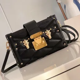 مصممة Petite Malle Handbags ناعمة حقيقية Lambbskin Leather Pags حقيبة مربعة الشكل مربع فتحة اللحف بأكياس الذهب الأجهزة المعدنية S-Lock Buckle Pres