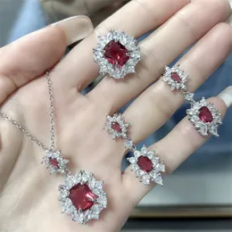Handgjorda laboratorier Ruby Diamond Set Sterling Sier Engagement Wedding Rings Earrings Halsband för kvinnor Löfte smycken