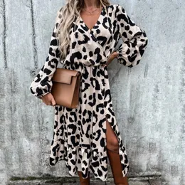 Casual Dresses Leopard Dresses for Women Vintage Loose Long Sleeve V-ringning Wrap Long Beach Dress Sexig sidoslits Boho Party Dress Vestidos 230424