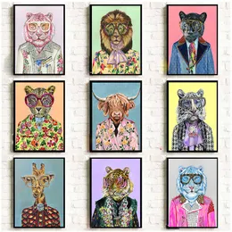 Обои Moda animais em um terno arte quadros em tela плакаты e infcresses do vintage leo tigre girafa na parede imagem da arte casa decorao j230224