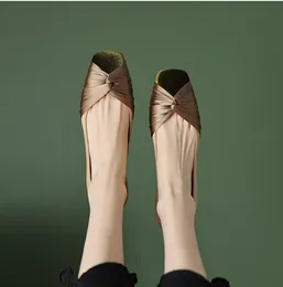 Mocassini alla moda con tacco basso britannico stile mixcolor in raso di seta da donna singoli slip on scarpe pigre 35302