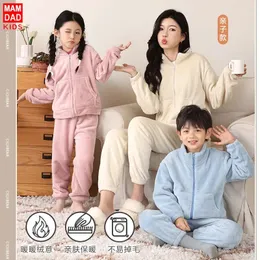 Familjsmatchande kläder barns flanell pyjama Set Parent Child Plush Pyjamas Warm Autumn Winter Home Clothing Thicked Coral Velvet Ropa de 231123