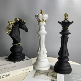 Peças de xadrez de resina acessórios de jogos de tabuleiro estatuetas de xadrez internacional retro decoração de casa simples e moderno ornamentos de xadrez 220211287v