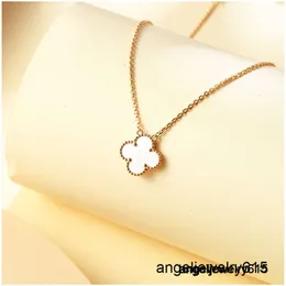 Classic Van Clef 2024Classic Four Leaf Clover Necklaces Pendants MotherofPearl Stainless Steel Plated 18K for Women Girl Valentines Mothers Day Engagement Jewelr