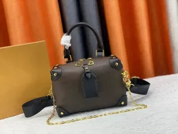 Bolsa simétrica com caixa de tronco Petite Malle Bolsa de couro genuíno Macia Mini Balde Bolsas de Ombro City Keep Bolsa Moda Feminina Nova Bolsa Cruzada Número de Série