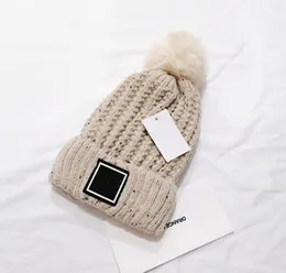 Chapéus Luxurys Designers Beanie Outono e Inverno Cashmere Chapéu Street Trend Soft Touch Carta Sólida Cor Temperamento Moda Quente