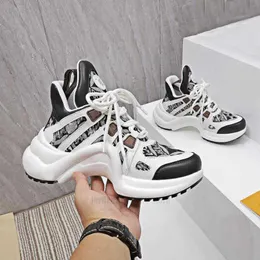 Luxury designer classic white trendy sneakers dad shoes runway lace up trainers men women platform casual shoe