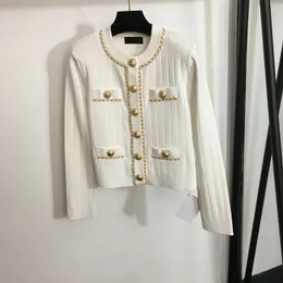 Cappotto maglione di design con bottoni dorati Ornamento a catena Maglioni Giacche Top in maglia di lusso Capispalla classico per ragazze a maniche lunghe