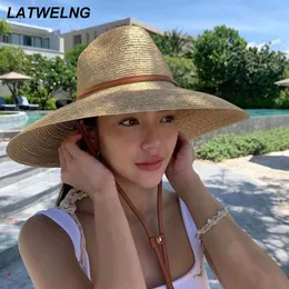 Geniş Memul Şapkalar Kova Kemer Strap Saman Güneş Şapkası Kadınlar Moda Tatil Plajı UV Widebrim Panama Açık Toptan 230424