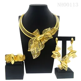 Set di gioielli da sposa Collana per donne Dubai Set di gioielli tono oro placcato 24K Orecchini originali Anelli Bracciali Regali di nozze Nigeria 230422