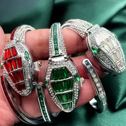 Zegarek luksusowe kobiety zegarek na nadgarstek w kształcie bransoletki w kształcie węża Diamentowa okładka otwierająca kwarcowy stal unikalny