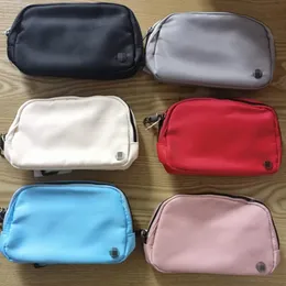 Lu Yoga Belt Bag الرسمي النموذج الرسمي للرجال والسيدات الرياضي الخصر في الهواء الطلق حقيبة Crossbody 1 لتر مع ترقية شعار العلامة التجارية أكياس اليوغا اليوغا أكياس اليوغا